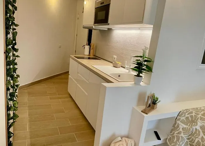 Inside The Wave B Tacoronte